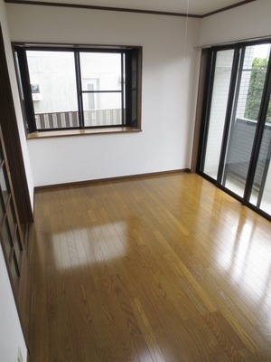 Living and room. It contains the light from the two sides in the corner room