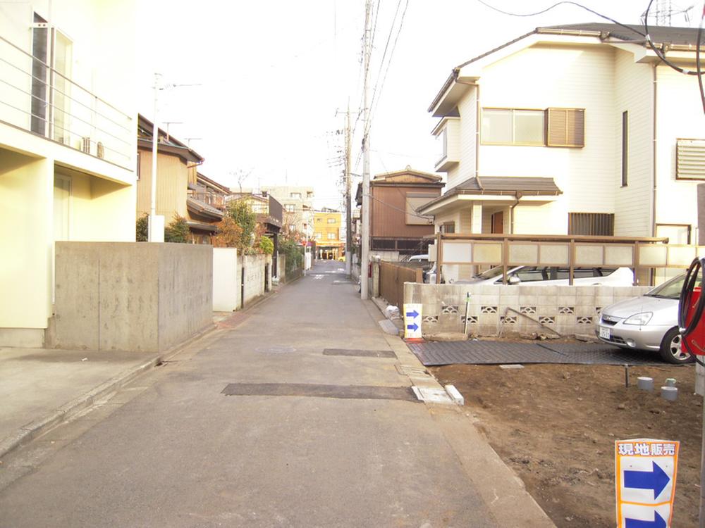 Local photos, including front road. Local (12 May 2013) Shooting