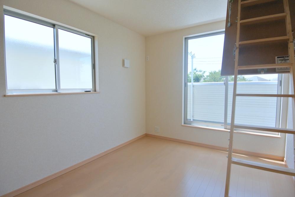 Same specifications photos (Other introspection)