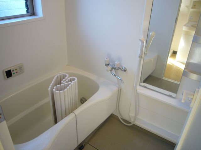 Bath. Beautiful bath, which has an large mirror ☆