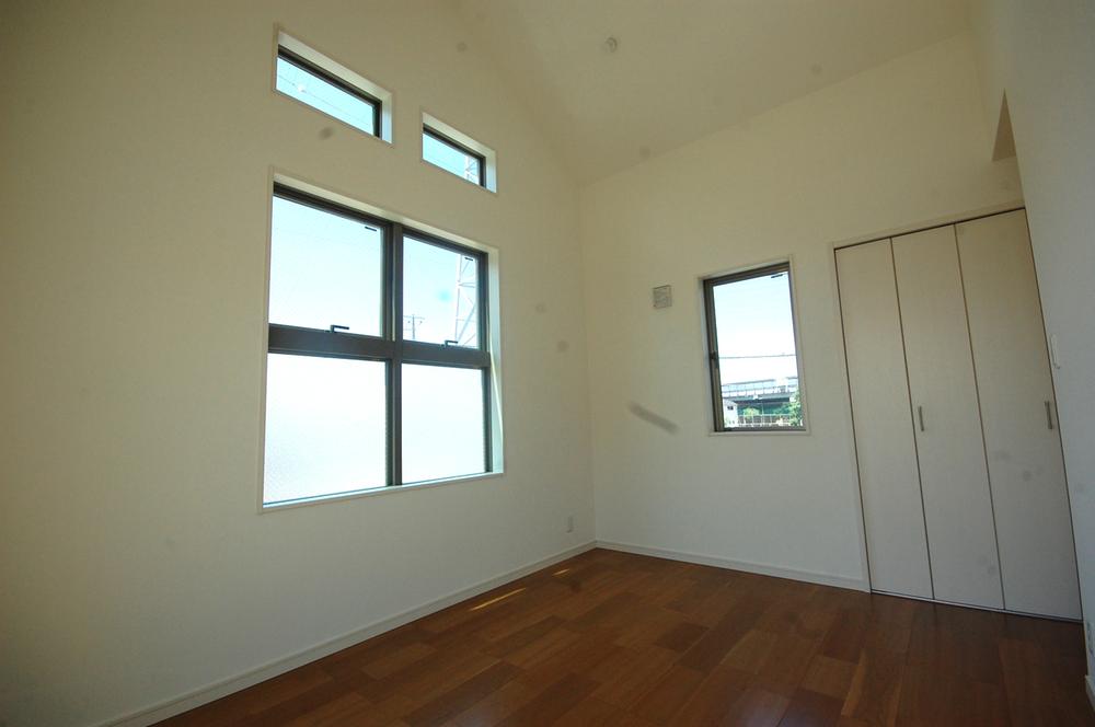 Same specifications photos (Other introspection)