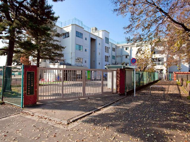 Junior high school. 451m to school Mitaka Municipal second junior high school or tried to