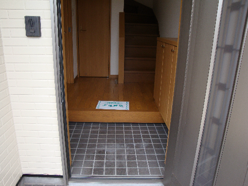 Entrance. With shoes BOX