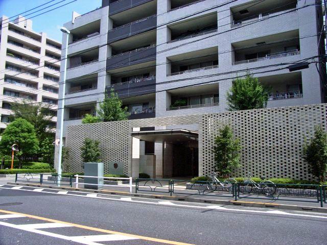 Local appearance photo. Local (11 May 2013) Shooting