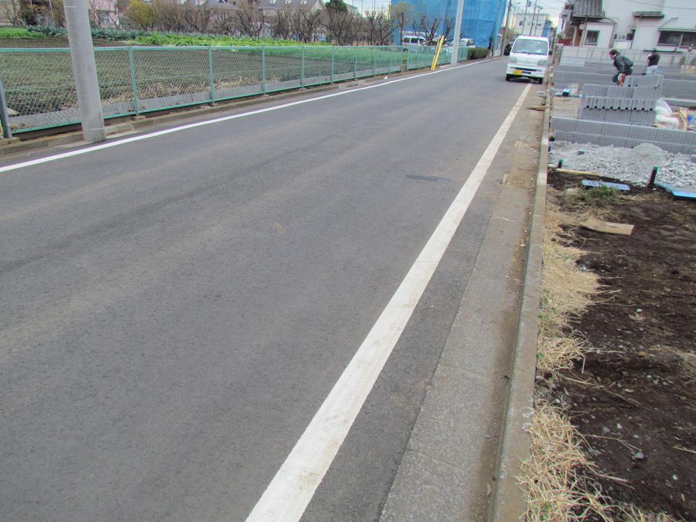 Local photos, including front road. Local (12 May 2013) Shooting