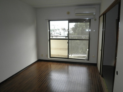 Living and room. Room 1