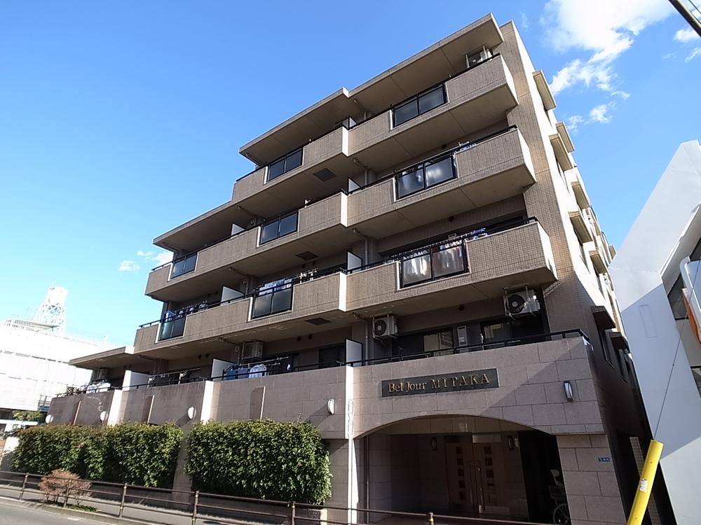 Local appearance photo. Local (12 May 2013) Shooting