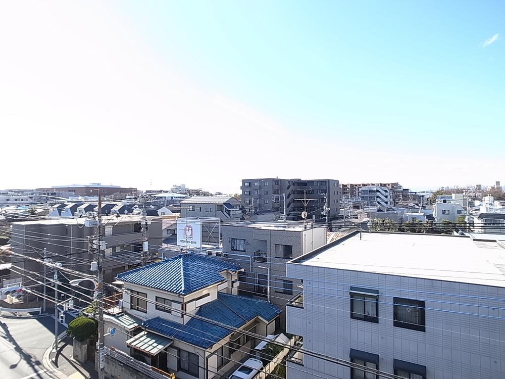 View photos from the dwelling unit. View from the site (December 2013) Shooting