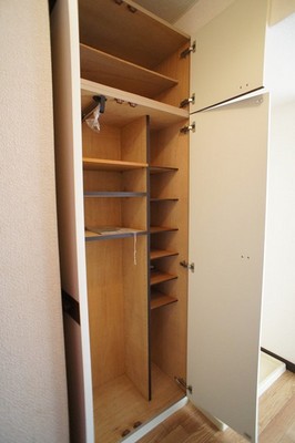 Receipt. Shoe box-to-ceiling ☆