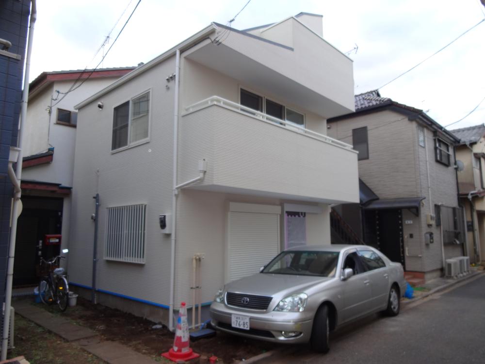 Local appearance photo. Local (12 May 2013) Shooting