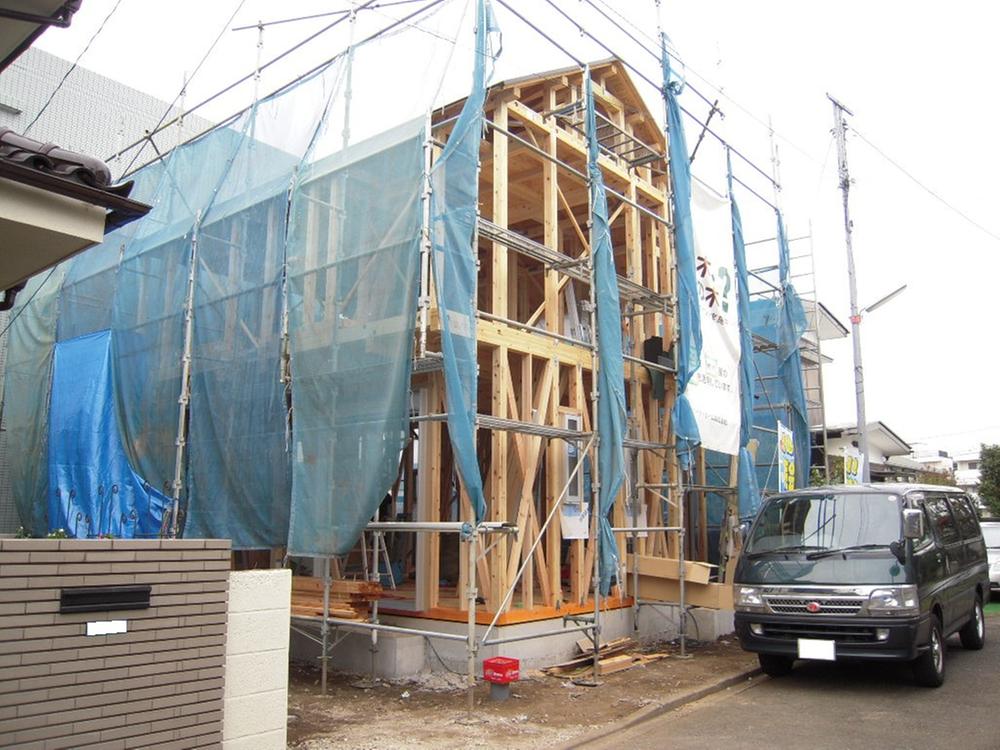 Local appearance photo. Local (12 May 2013) Shooting