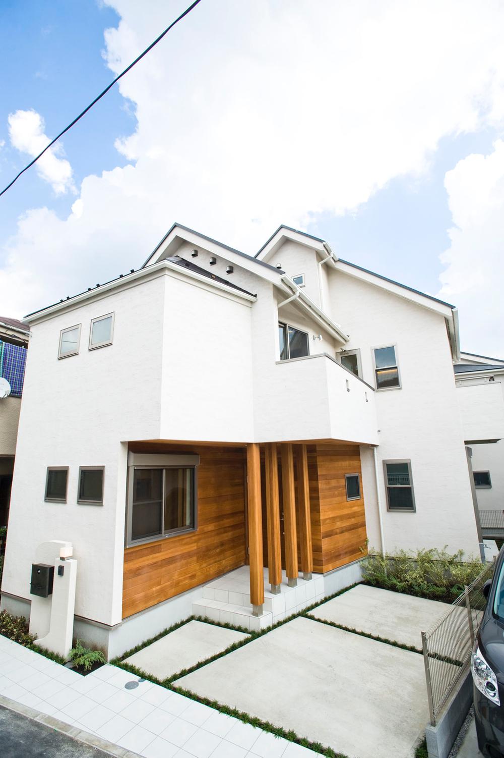 Building plan example (exterior photos). It is sold land and construction shop of Sample images with conditions. Simple modern house building is good!