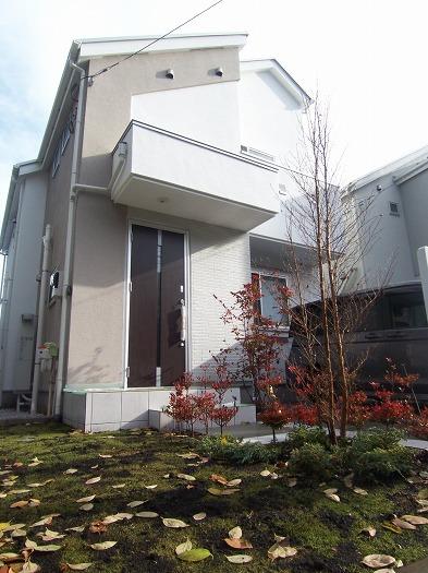 Building plan example (exterior photos). We were allowed to put in a building reference case.