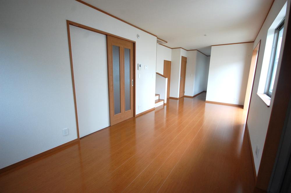 Same specifications photos (living)