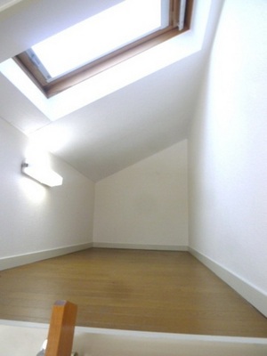 Other room space. loft