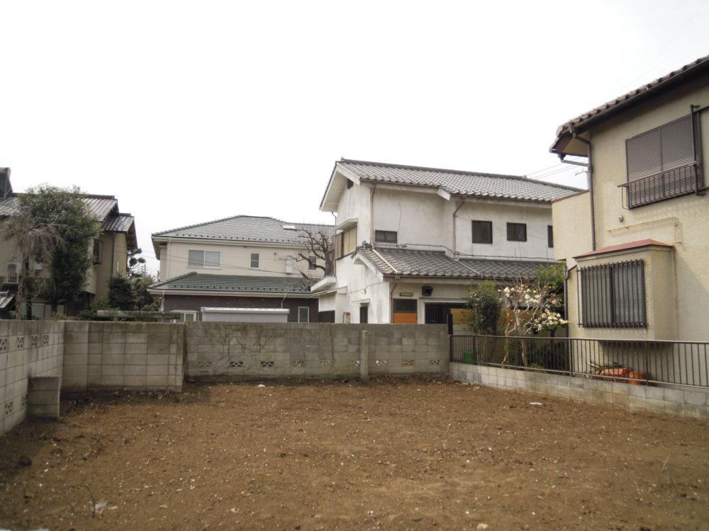 Local land photo. East production green space.