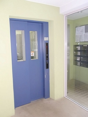 Other common areas. Lifts