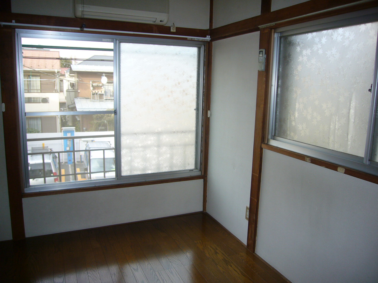 Living and room. Corner room It is a two-sided lighting