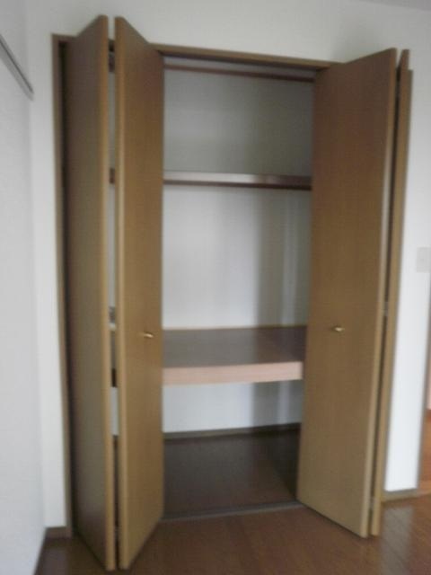 Receipt. ◆ Western style room ・ Storage space ◆