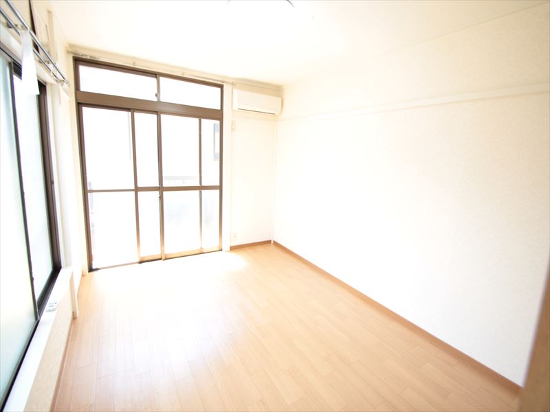 Living and room. Bright rooms in the two-sided lighting