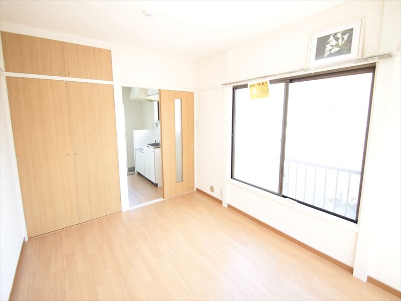 Living and room. Because the corner room is perfect ventilation