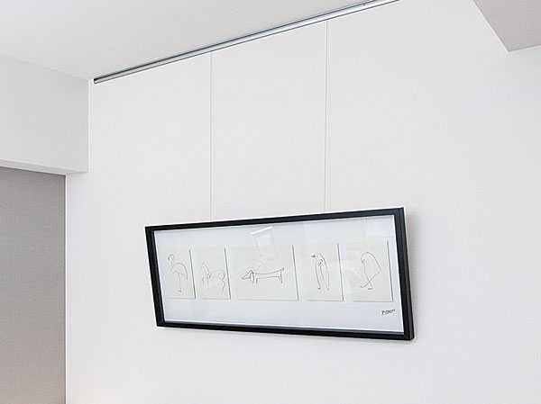 Other.  [Interior anchor] Favorite paintings decorate the interior easily without struck such as a nail ・ Installing the anchor. By replacing the hardware accessory, You can also take advantage of the fall prevention of furniture.