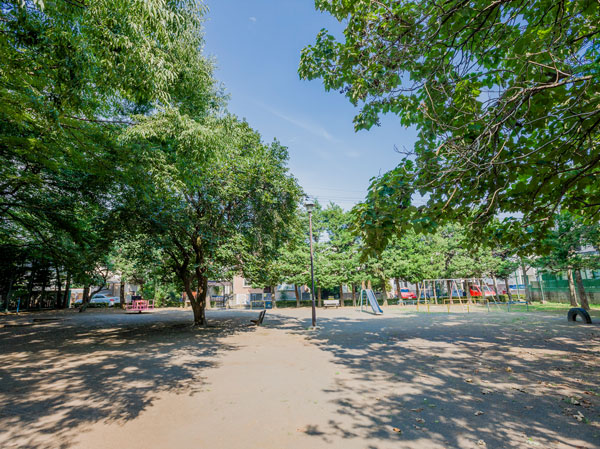 Surrounding environment. Purple children's park (a 9-minute walk ・ About 700m)