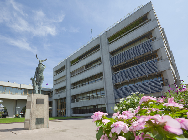 Surrounding environment. Mitaka City Hall (walk 22 minutes / About 1760m)