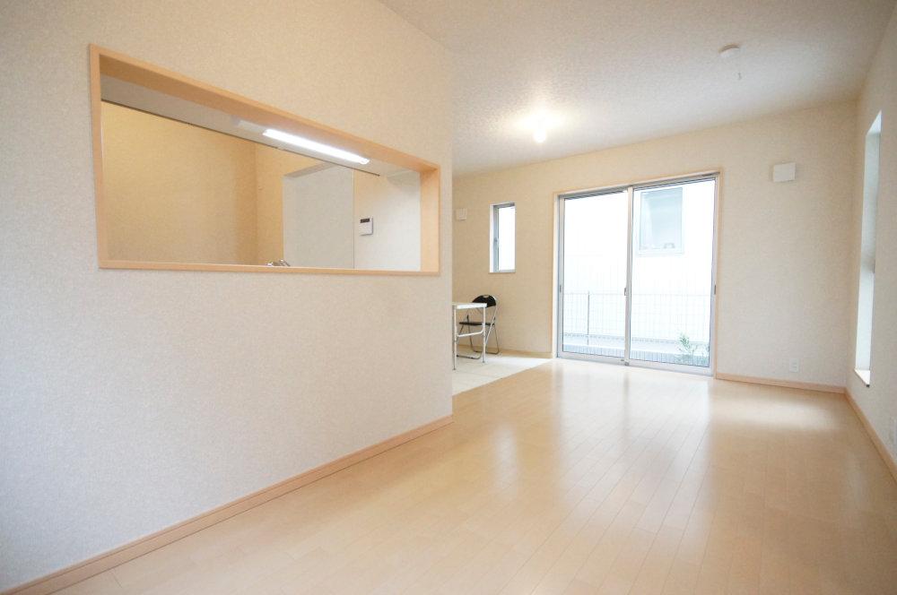 Same specifications photos (living). It is abundantly incorporating bright living and the saturation light. (Example of construction)