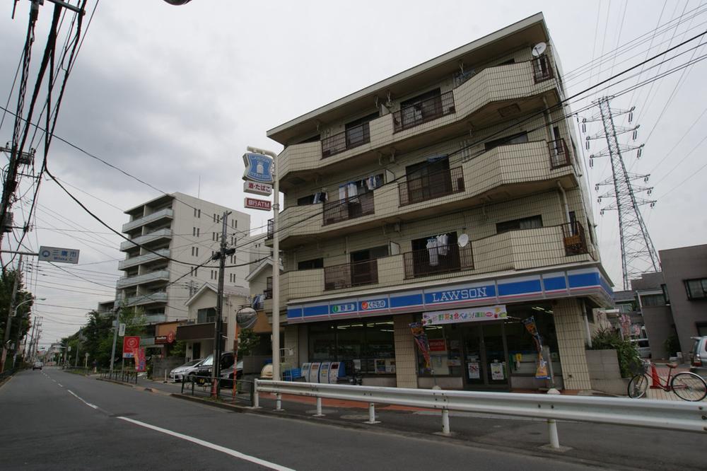 Convenience store. 675m until Lawson Kyuden four-chome