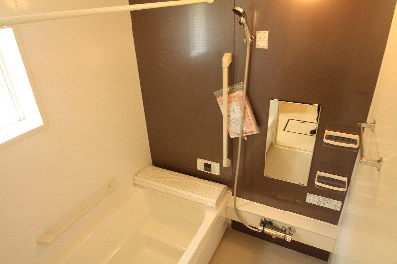 Same specifications photo (bathroom)
