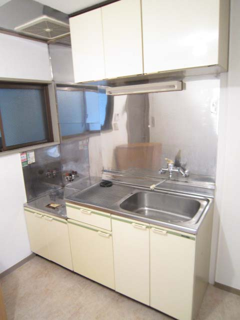 Kitchen. Two-necked gas table installation Allowed