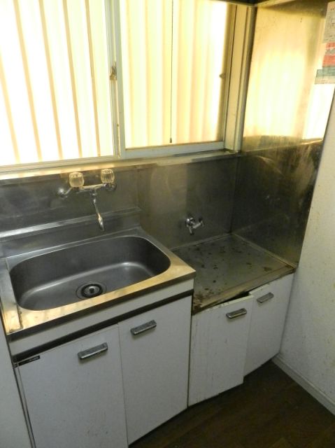 Kitchen. You can gas stove installation