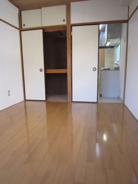 Living and room. It is a bright room.