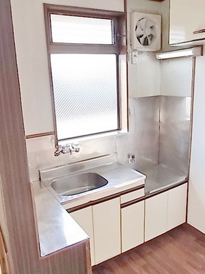 Kitchen. Gas stove installation Allowed