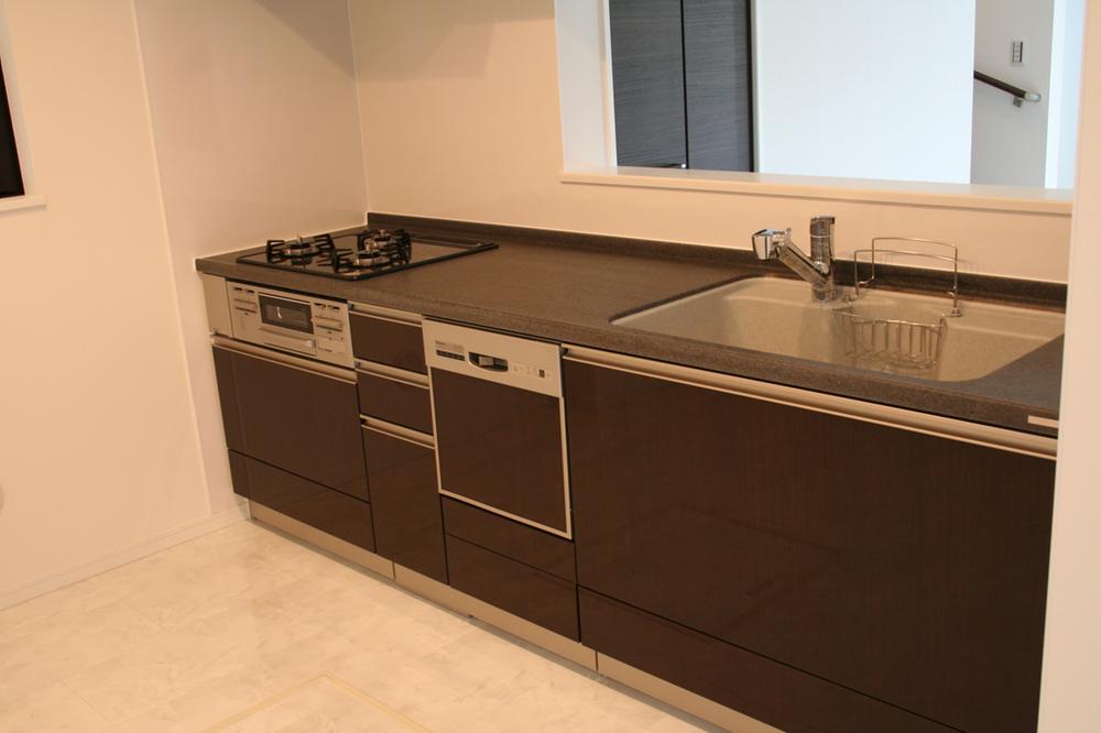 Kitchen. System kitchen dishwasher with. There are also plenty of storage.