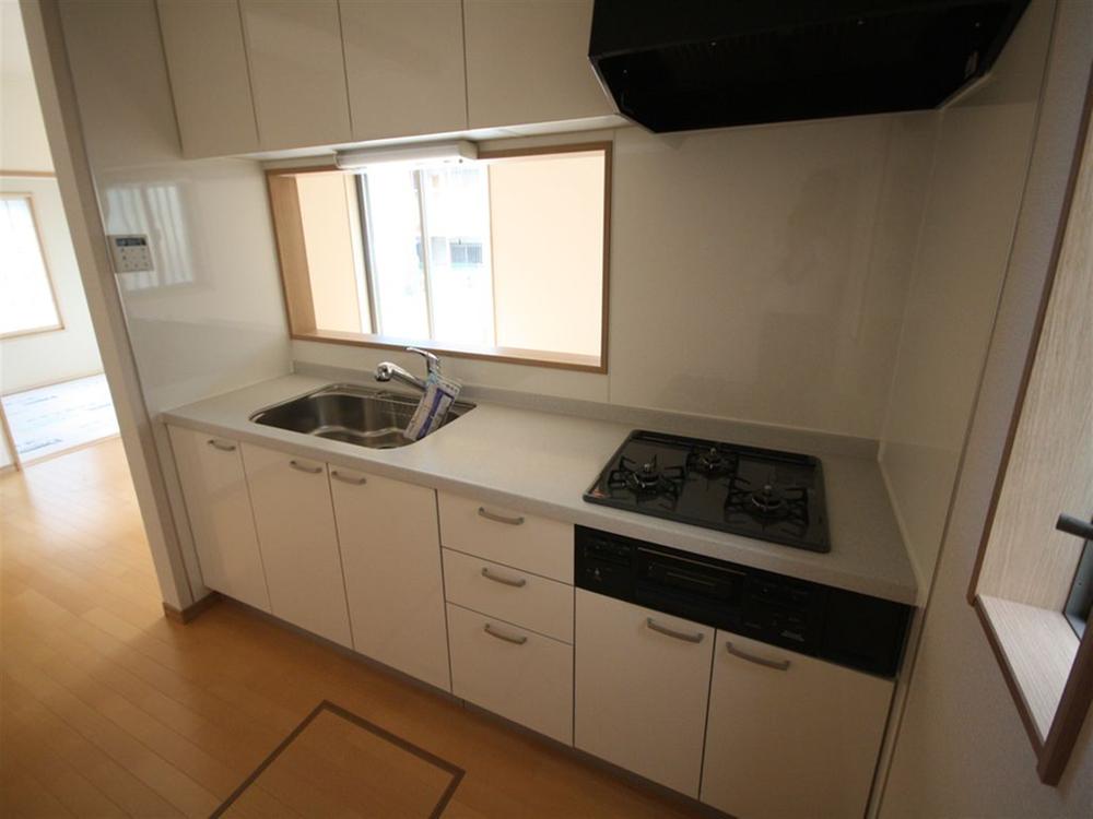 Same specifications photo (kitchen). Seller construction cases