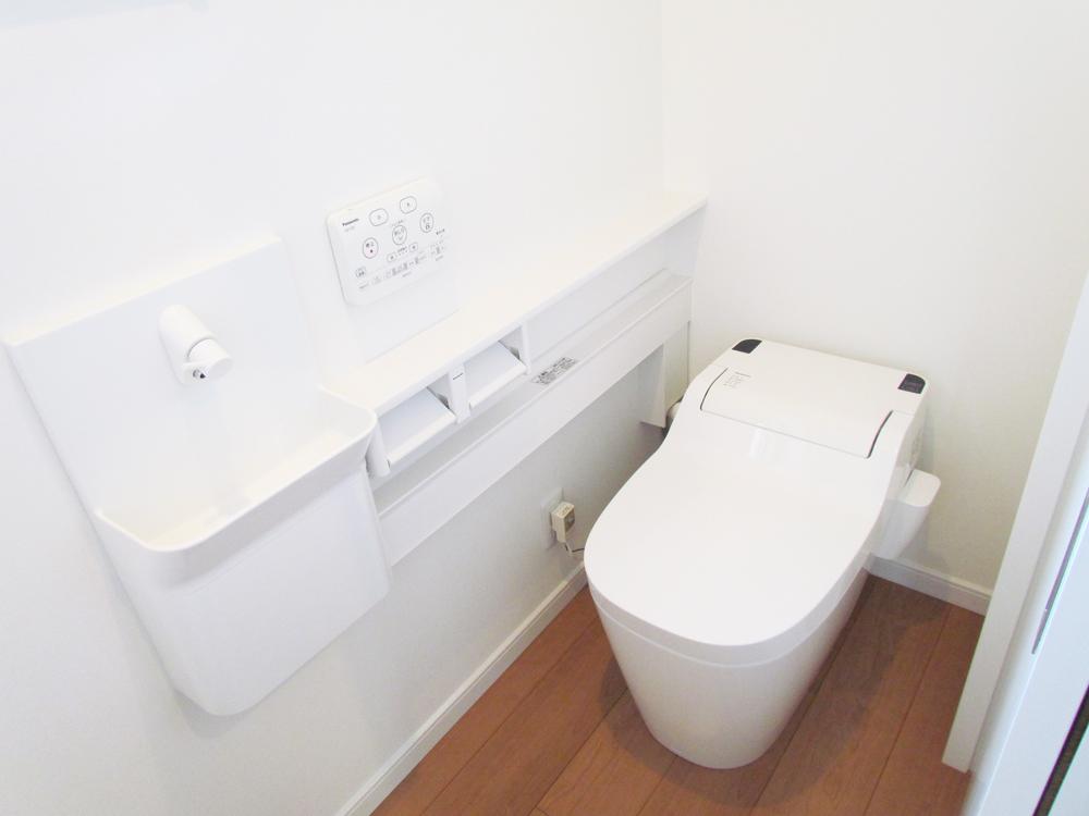 Building plan example (introspection photo). Tankless toilet + hand washing faucet is standard specification