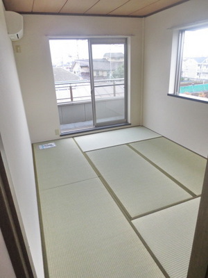 Other room space. Corner room