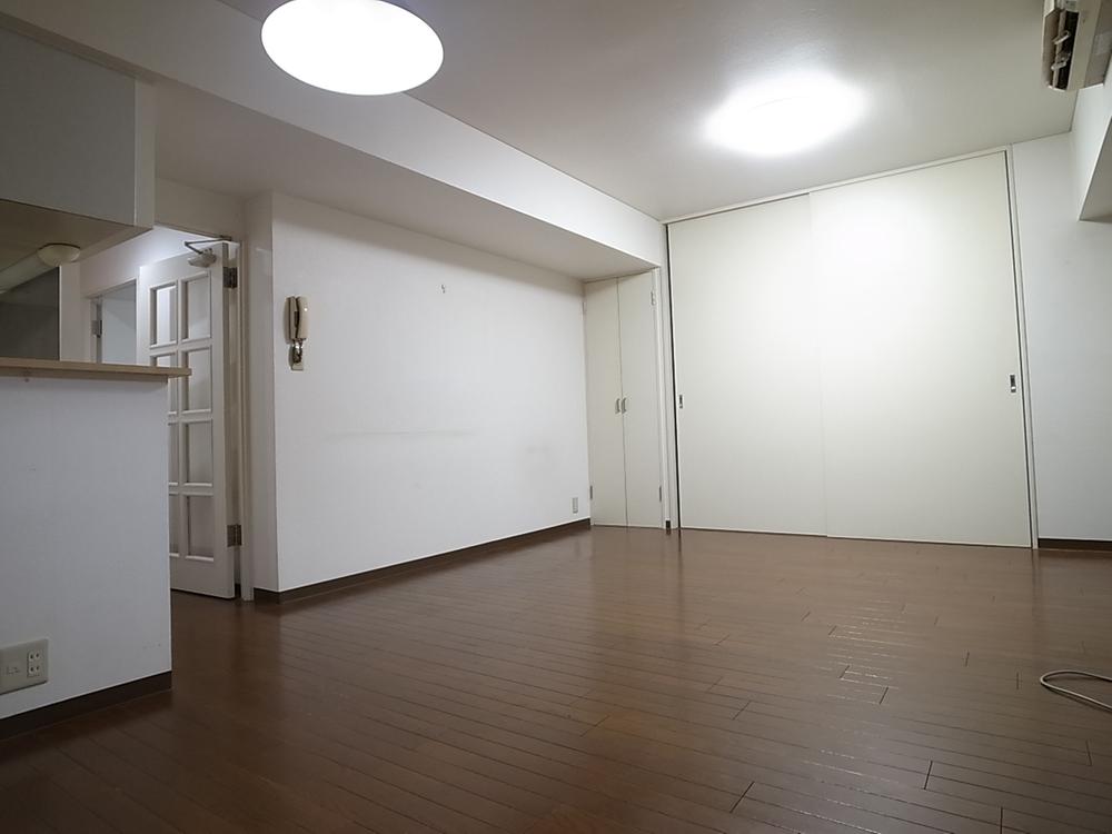 Living. Indoor (10 May 2013) Shooting