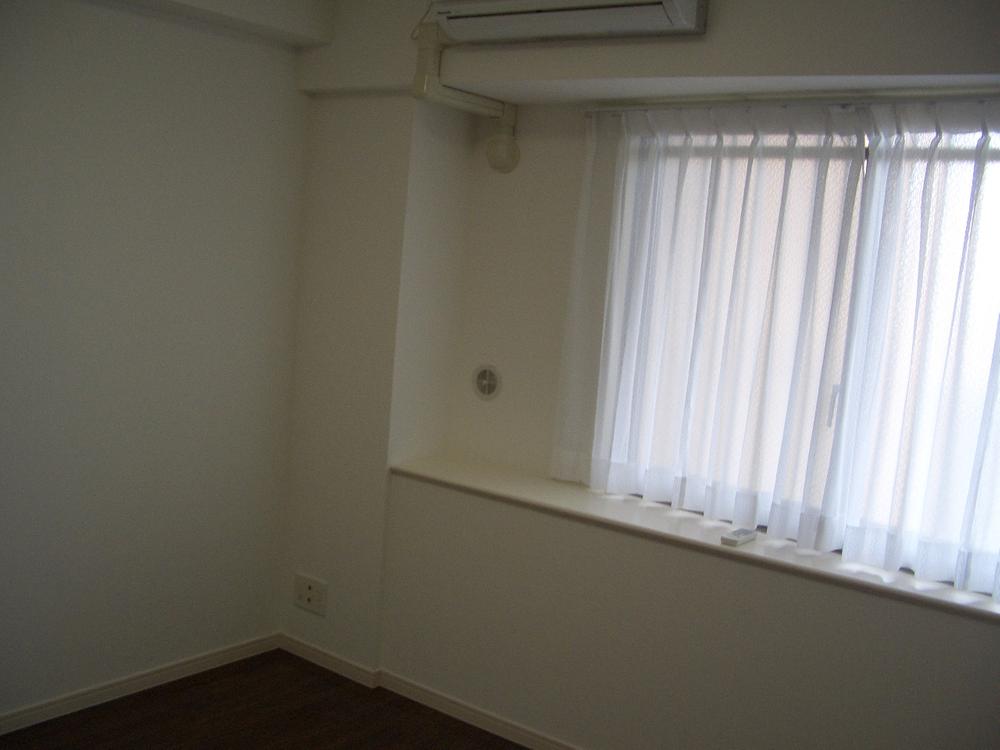 Other introspection. Western style room