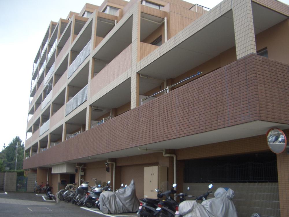 Other local. Bicycle-parking space