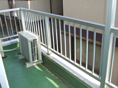View. balcony ・ Laundry Area