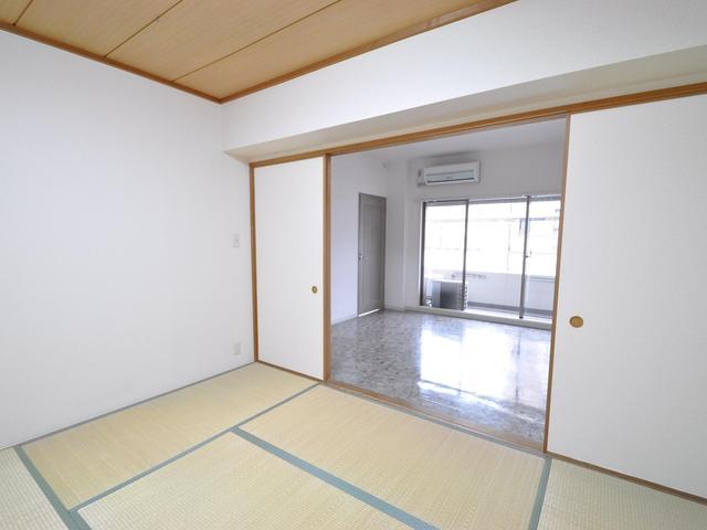 Non-living room. Mitaka City House Japanese-style room