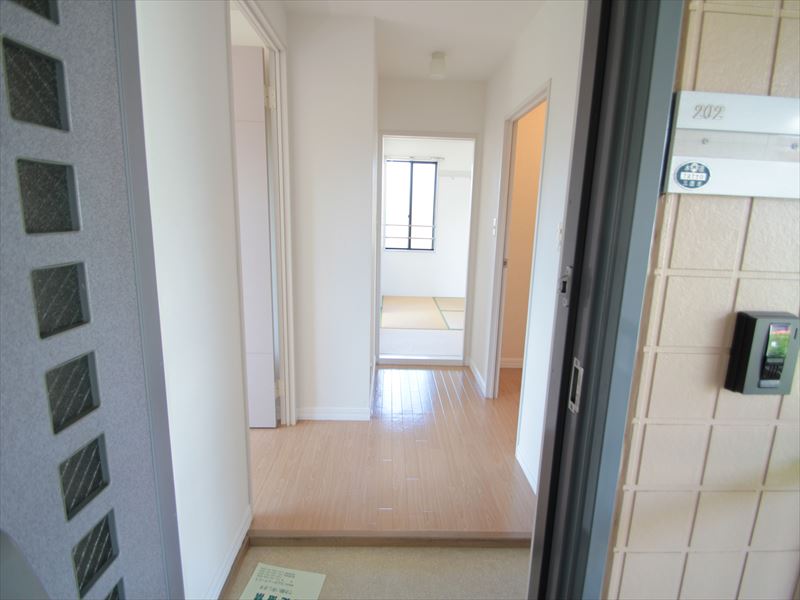 Entrance. Relaxed some entrance