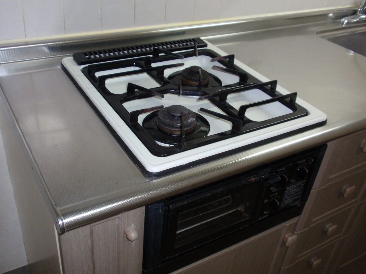 Kitchen. 2 lot gas stoves