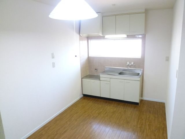 Kitchen. Dining with a window ☆