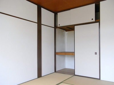 Living and room. 6 Pledge Japanese-style room