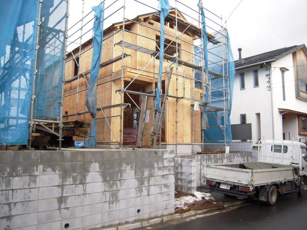 Local appearance photo. Local (11 May 2013) Shooting