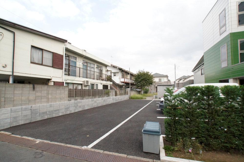 Local land photo. Mitaka City Shimorenjaku 2-chome of land sale. Since the building conditions is not attached, It is possible to building your favorite House manufacturer. Green is rich in a quiet residential area. There is land area spacious 59 square meters.